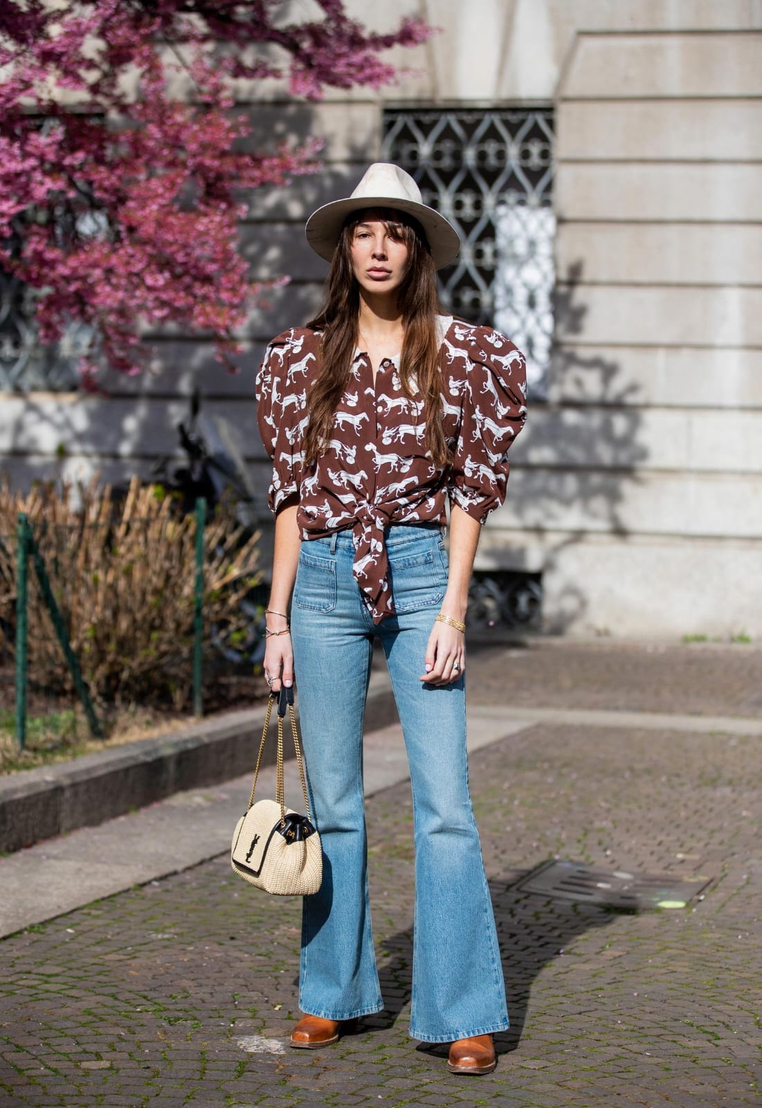 Pantalones bota campana estilo moderno